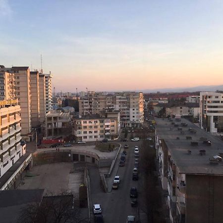 Salonul Rosu Apartamento Bacău Exterior foto