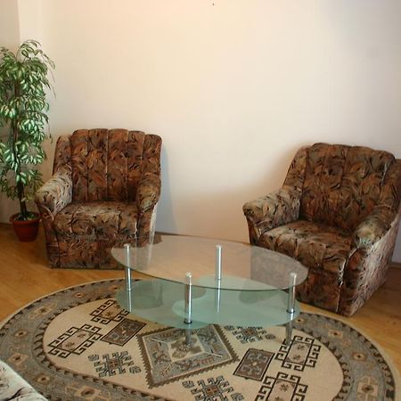 Salonul Rosu Apartamento Bacău Exterior foto