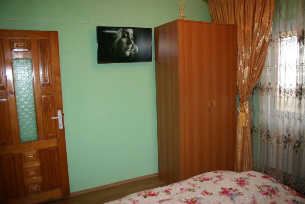Salonul Rosu Apartamento Bacău Exterior foto