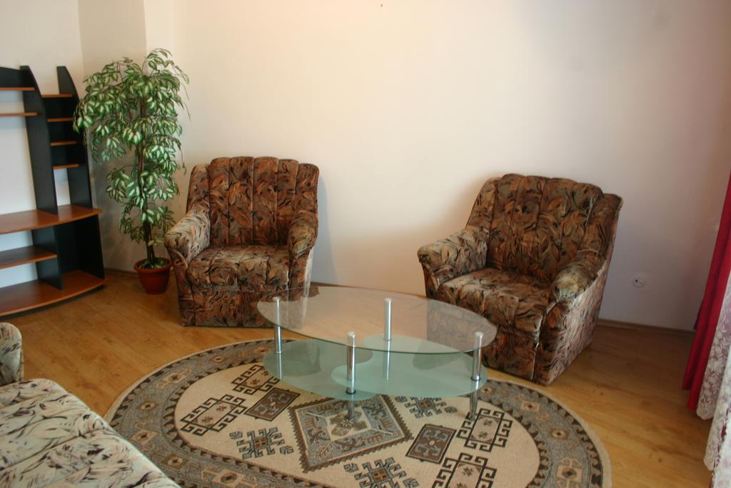 Salonul Rosu Apartamento Bacău Exterior foto
