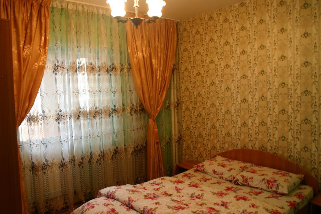 Salonul Rosu Apartamento Bacău Exterior foto