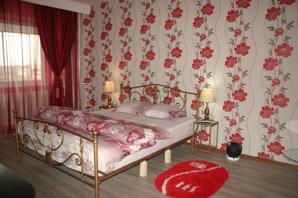 Salonul Rosu Apartamento Bacău Exterior foto