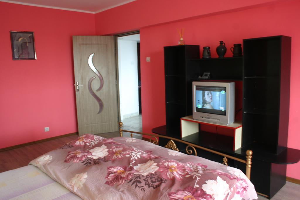 Salonul Rosu Apartamento Bacău Exterior foto